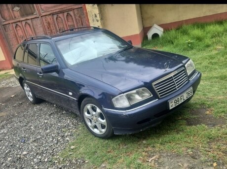 Mercedes C 240