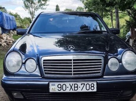 Mercedes E 240