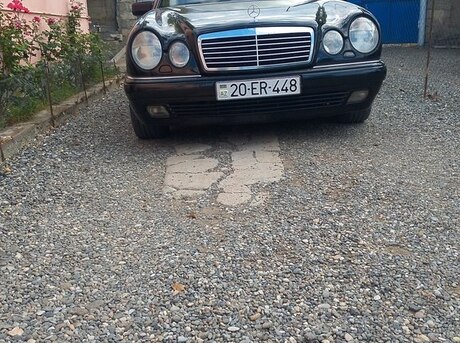 Mercedes E 240