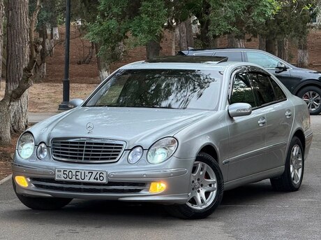Mercedes E 220