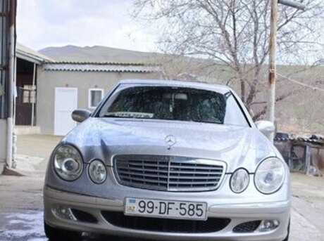 Mercedes E 240