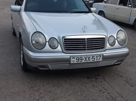 Mercedes E 240