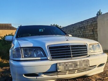 Mercedes C 200