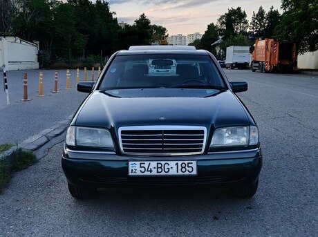 Mercedes C 200