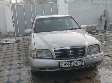 Mercedes C 180