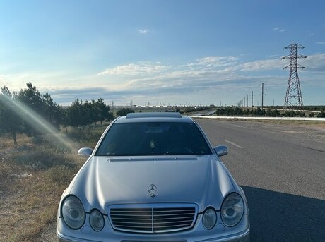 Mercedes E 240
