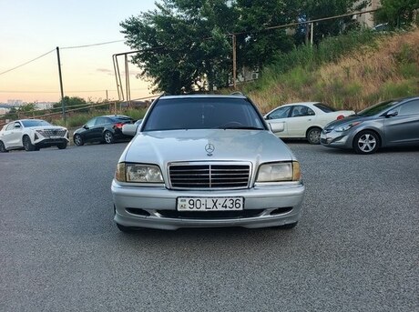 Mercedes C 240