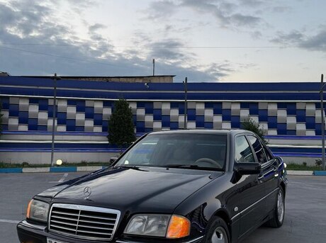 Mercedes C 230