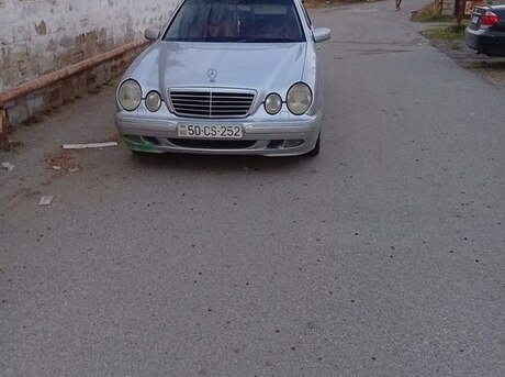Mercedes E 320