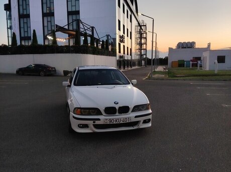 BMW 523