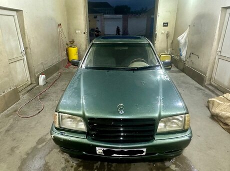 Mercedes C 180