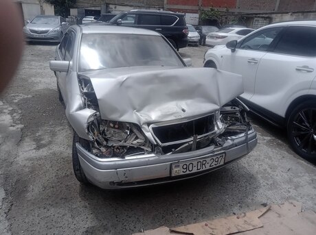 Mercedes C 180
