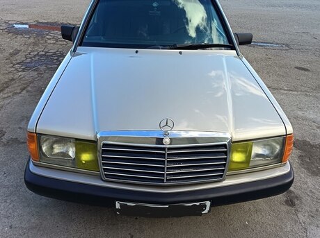 Mercedes 190