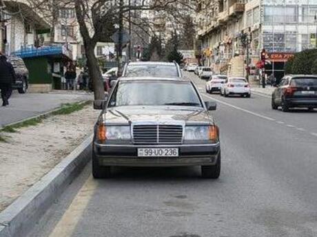 Mercedes 220 E