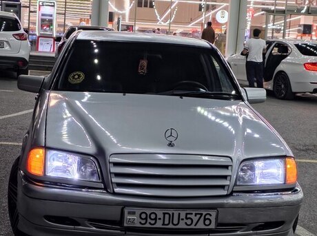 Mercedes C 200