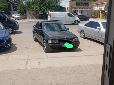 Mercedes C 180