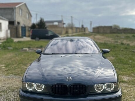 BMW 523