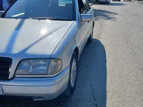 Mercedes C 200