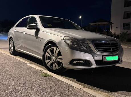 Mercedes E 220