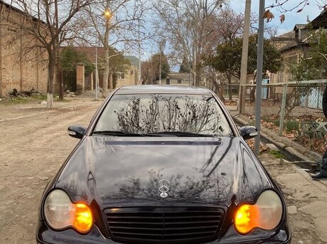 Mercedes C 240
