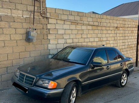 Mercedes C 180