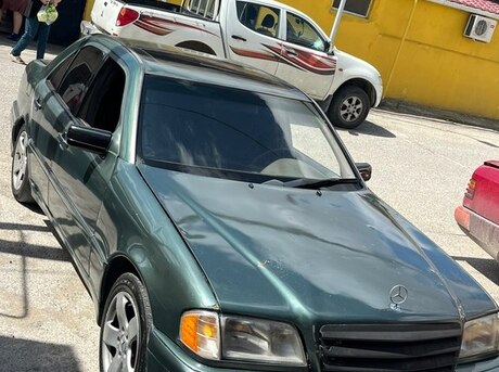 Mercedes C 180