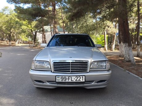 Mercedes C 180