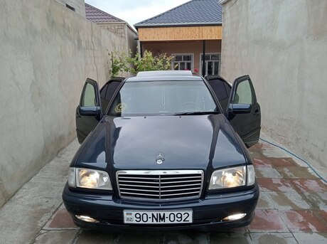 Mercedes C 180