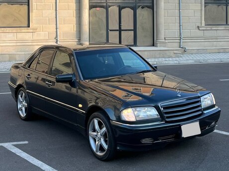 Mercedes C 240