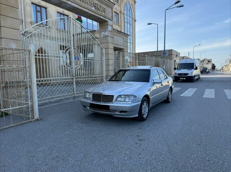 Mercedes C 220