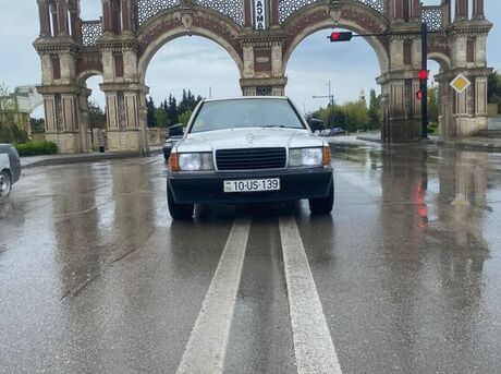 Mercedes 190