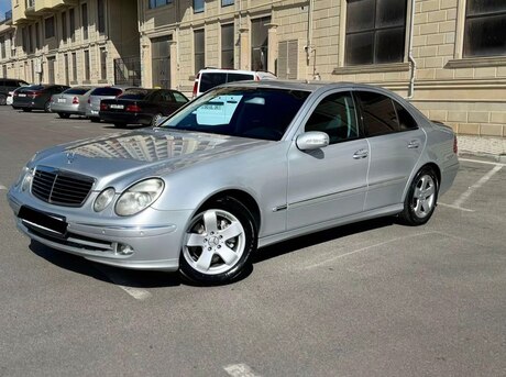 Mercedes E 200