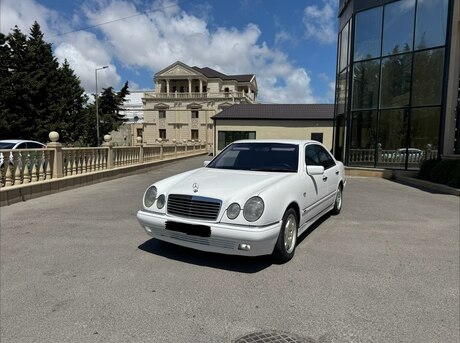 Mercedes E 220