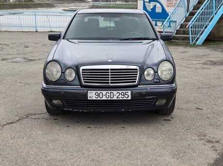 Mercedes E 240