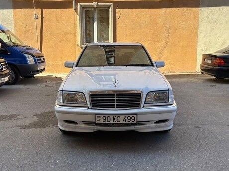 Mercedes C 180