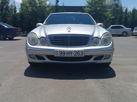 Mercedes E 240