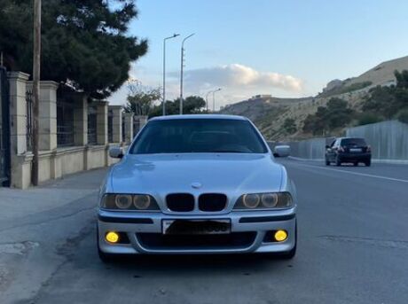 BMW 528