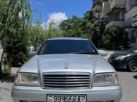 Mercedes C 200