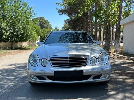 Mercedes E 240