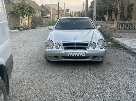 Mercedes E 240