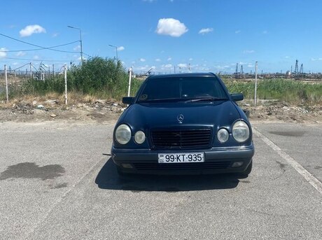 Mercedes E 230