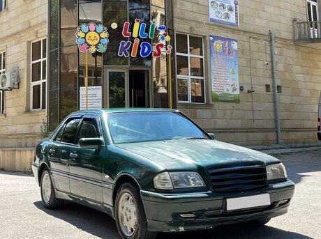 Mercedes C 180