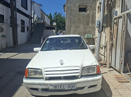Mercedes 200