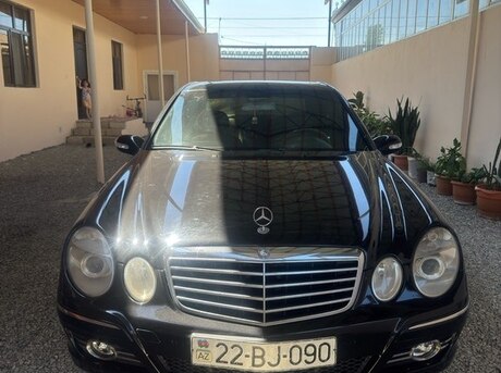 Mercedes E 240