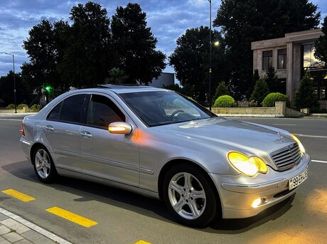 Mercedes C 230