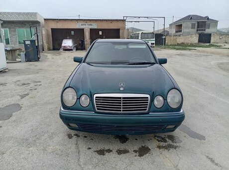Mercedes E 320