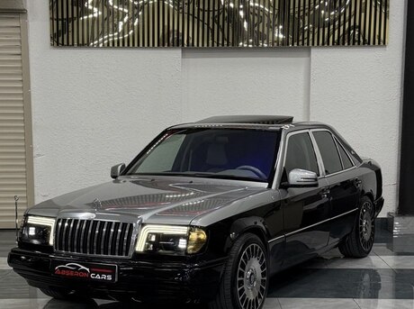 Mercedes 220 E