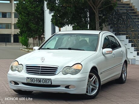 Mercedes C 200