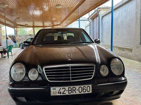 Mercedes E 200