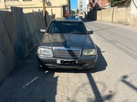 Mercedes C 230